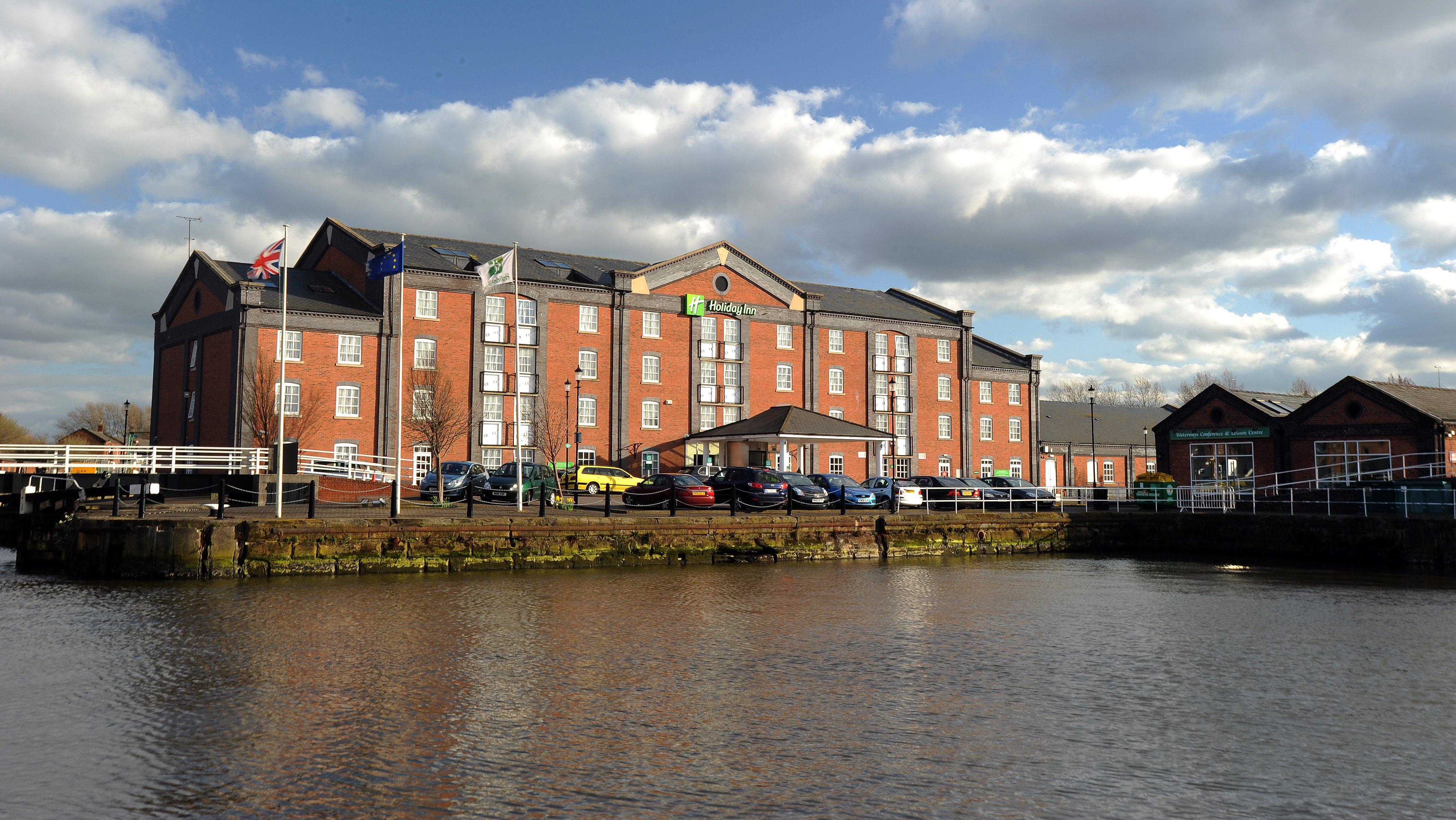 Holiday Inn Ellesmere Port/Cheshire Oaks By Ihg Exterior foto