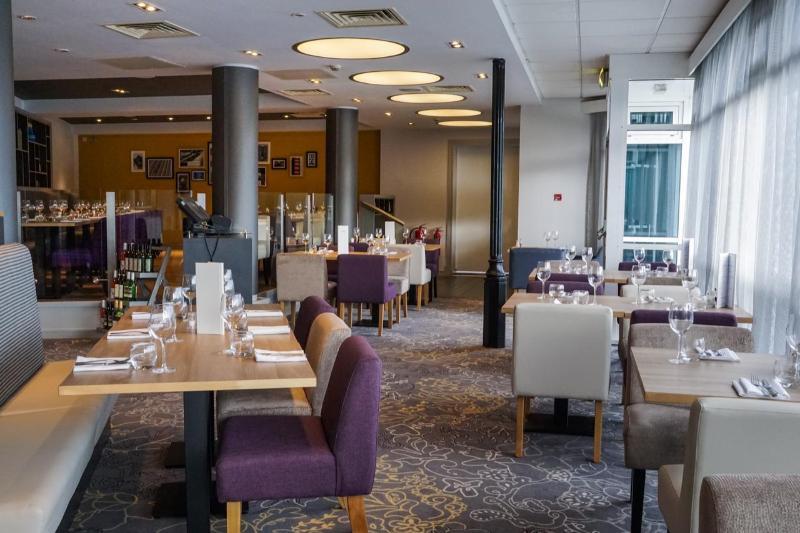 Holiday Inn Ellesmere Port/Cheshire Oaks By Ihg Exterior foto